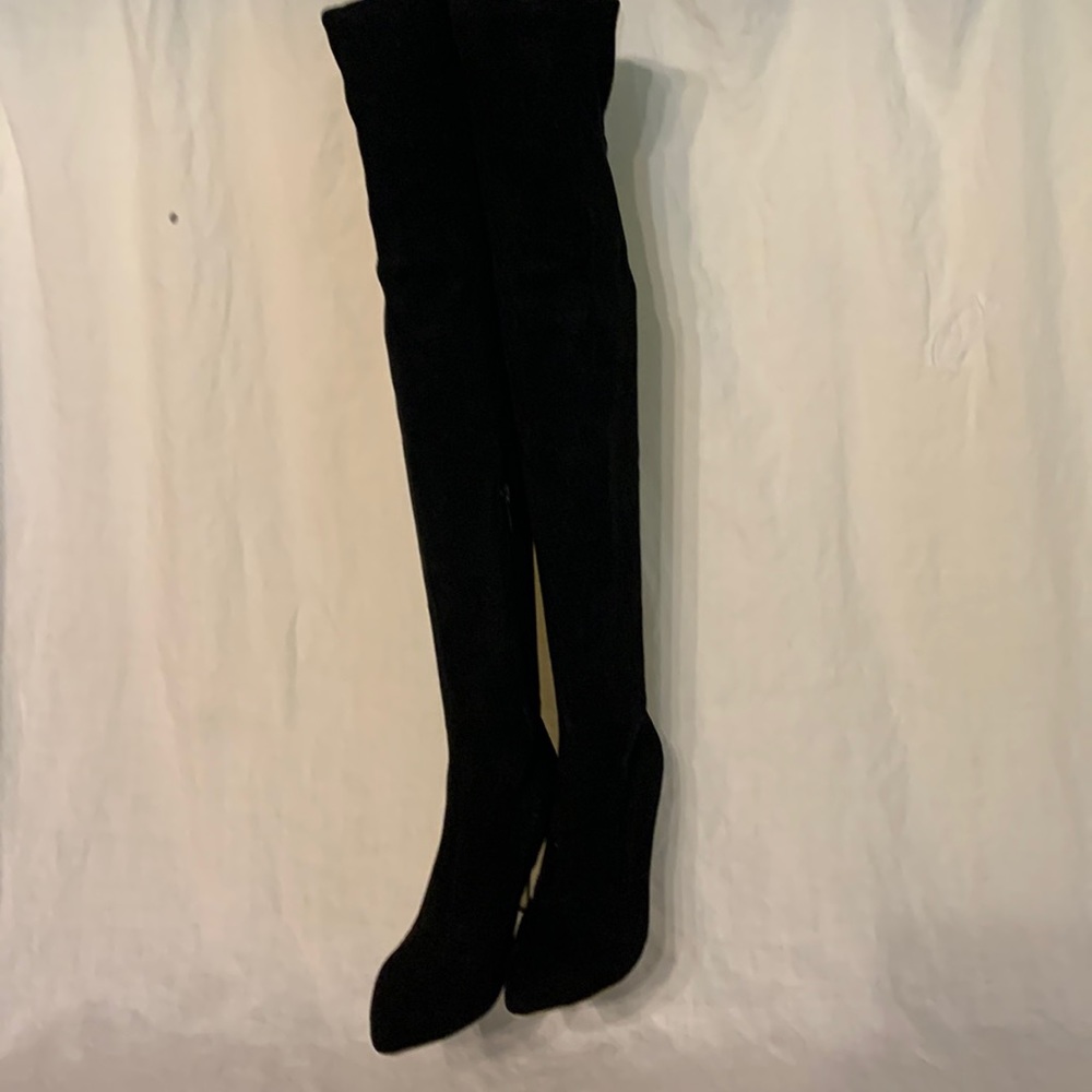 Heeled boots